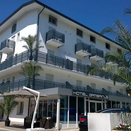 Hotel Gambrinus Линяно Сабиадоро Екстериор снимка