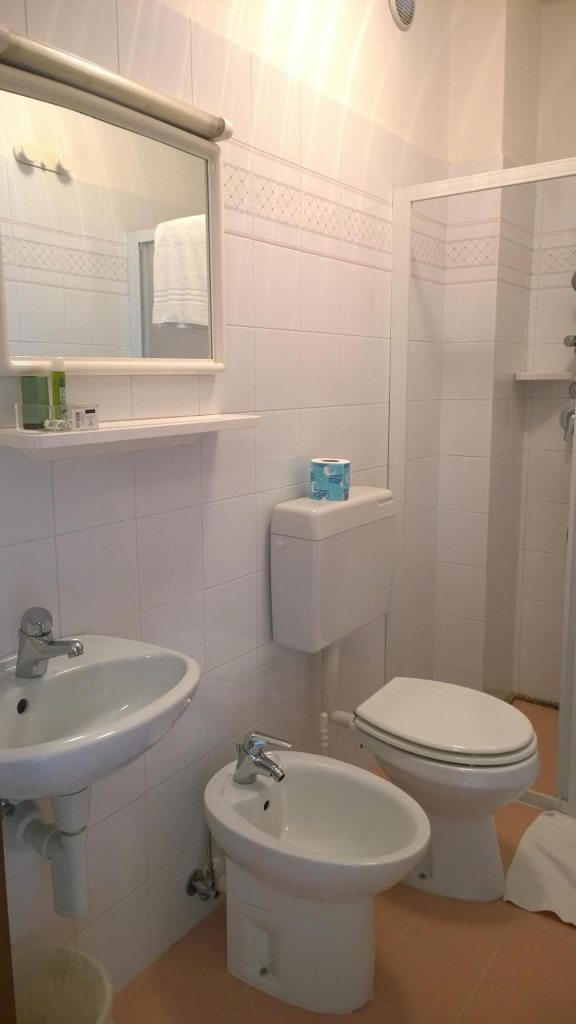Hotel Gambrinus Линяно Сабиадоро Стая снимка