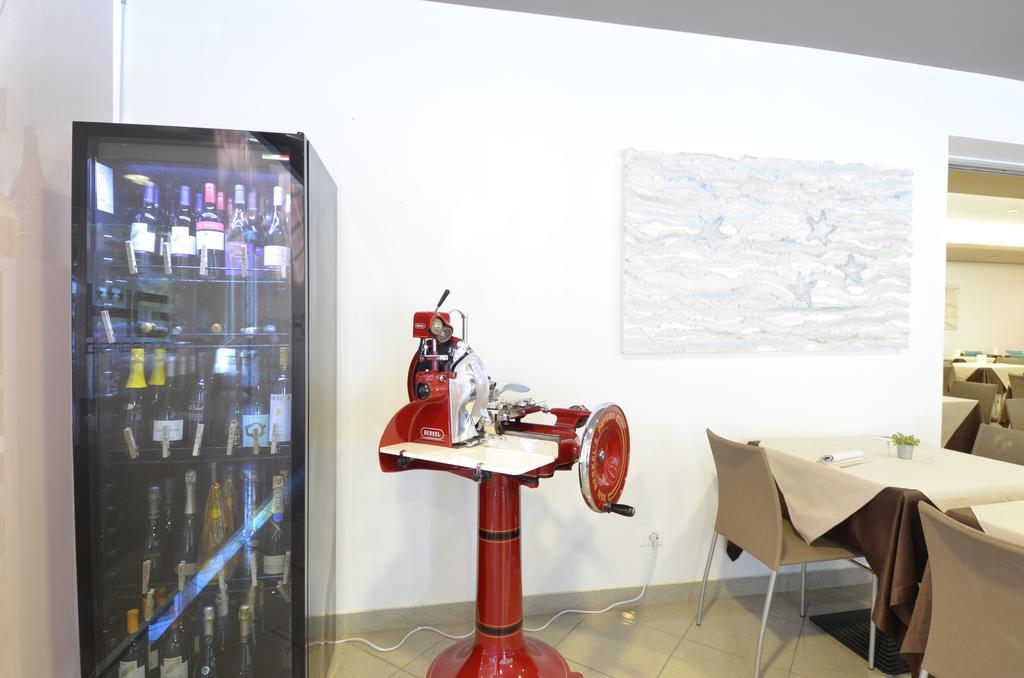Hotel Gambrinus Линяно Сабиадоро Екстериор снимка
