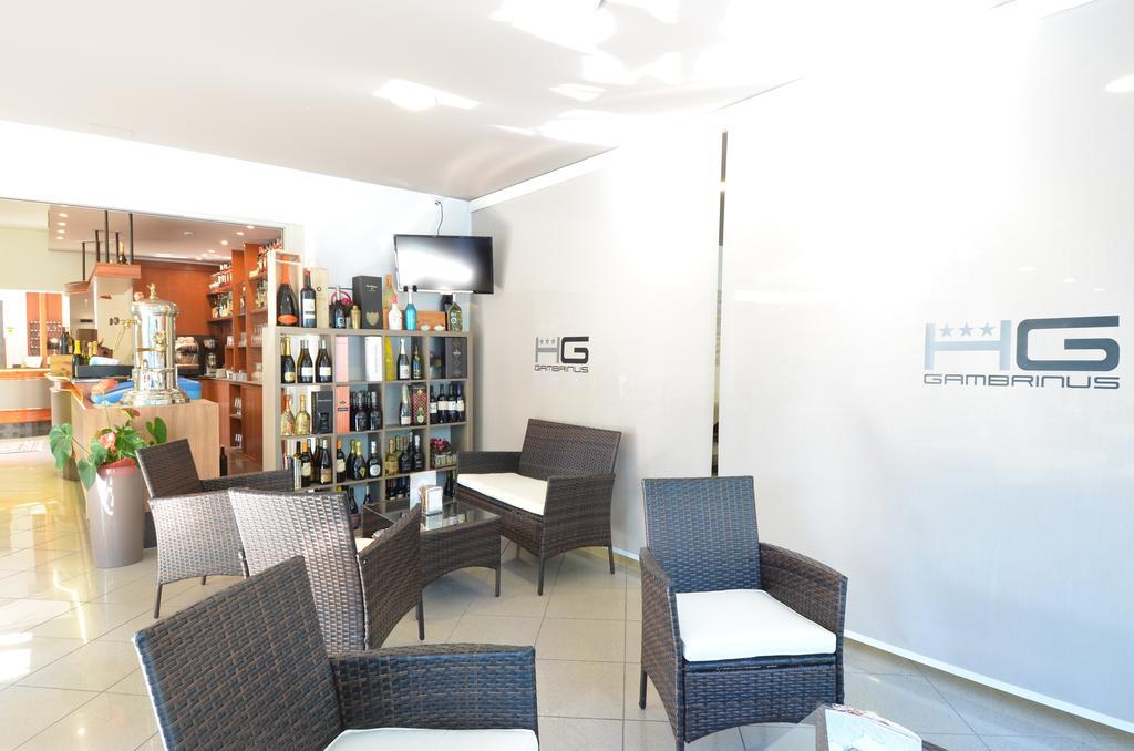 Hotel Gambrinus Линяно Сабиадоро Екстериор снимка