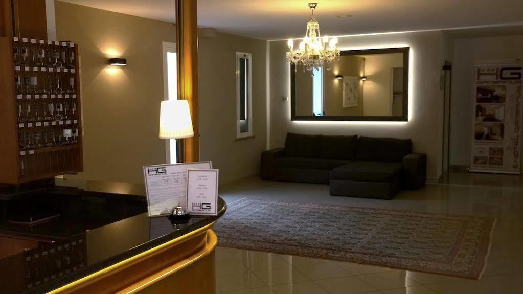 Hotel Gambrinus Линяно Сабиадоро Екстериор снимка